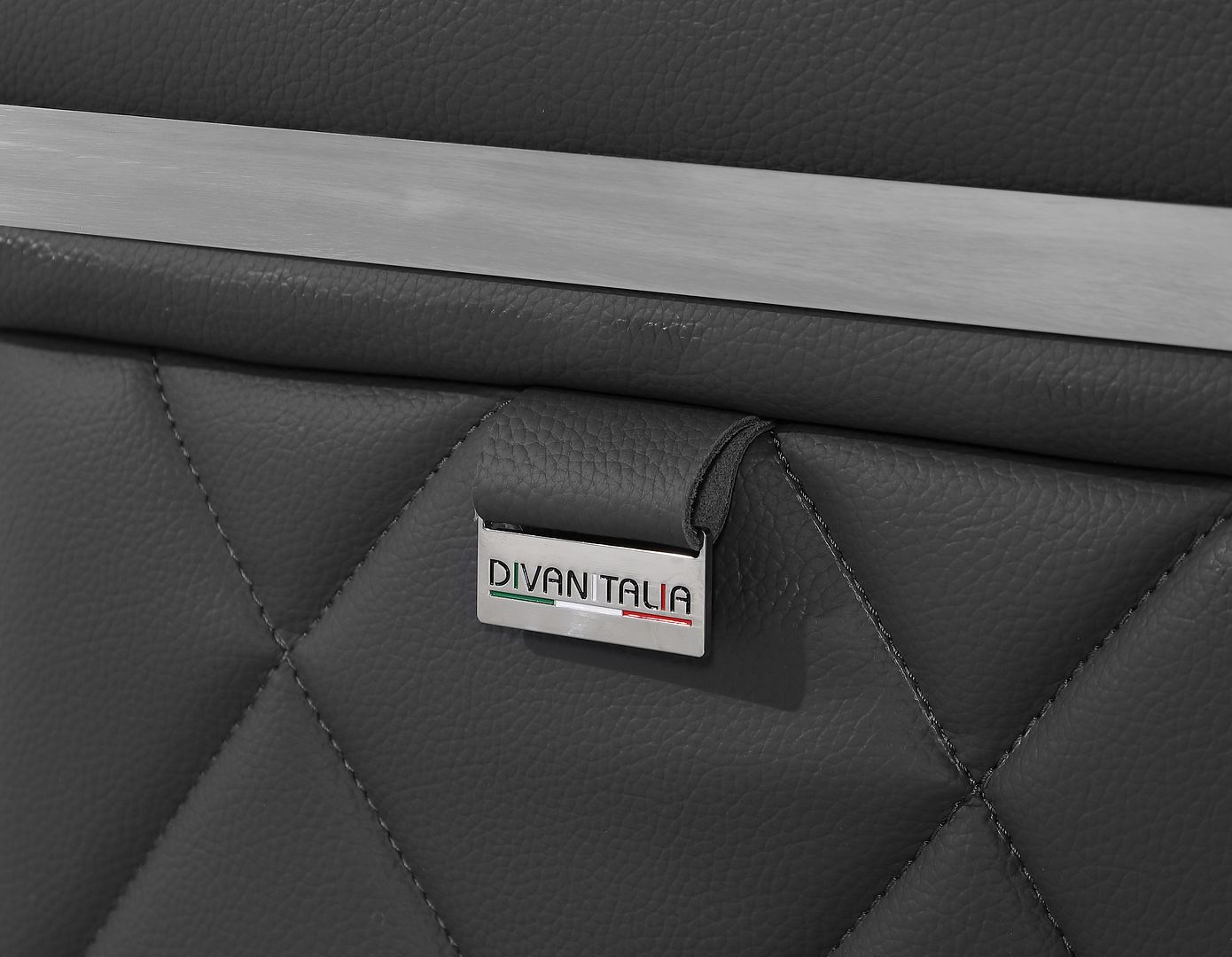 1140 Divanitalia Chair with Adjustable Headrest in Top-grain Italian Leather