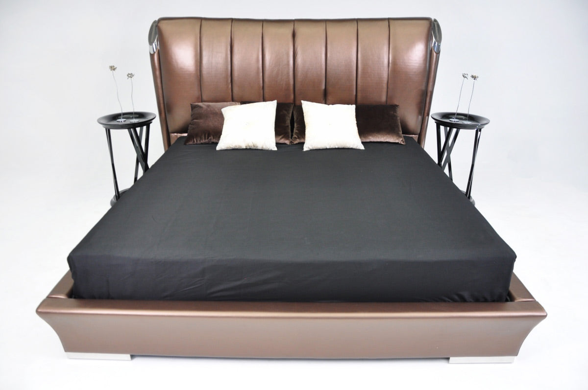 Queent Temptation Caesar Italian Classical Design Leather Platform King Bed